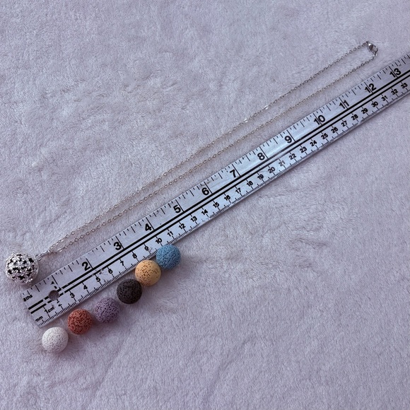 Infuseu Silver Floral Aromatherapy Essential Oil Diffuser Necklace 7 Lava Stones - Picture 6 of 9